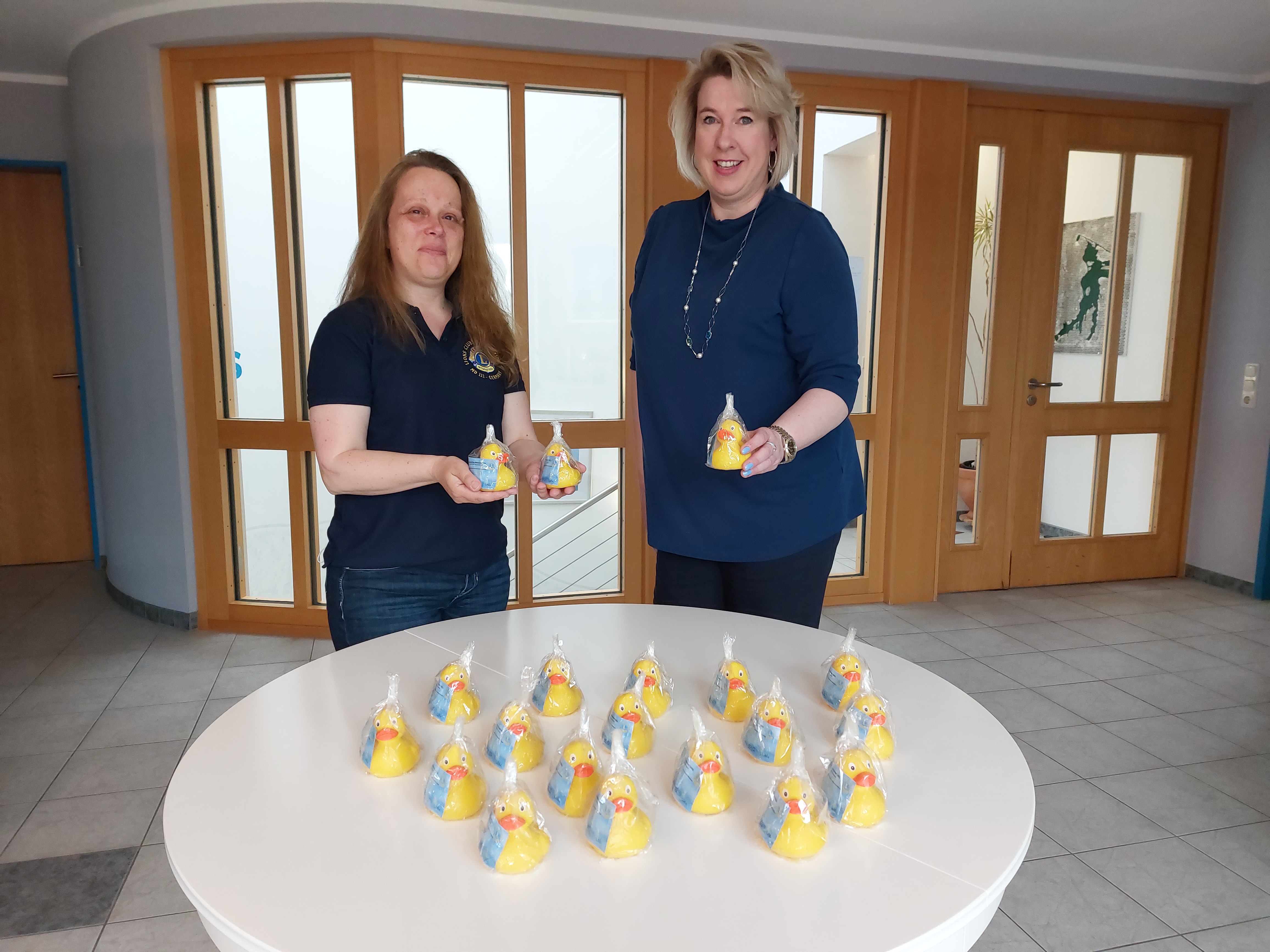 Sponsoring Stralsunder Entenrennen Bürgergarten LIONS Club Stralsund Waterkant Rehaform Sanitätshaus Stralsund